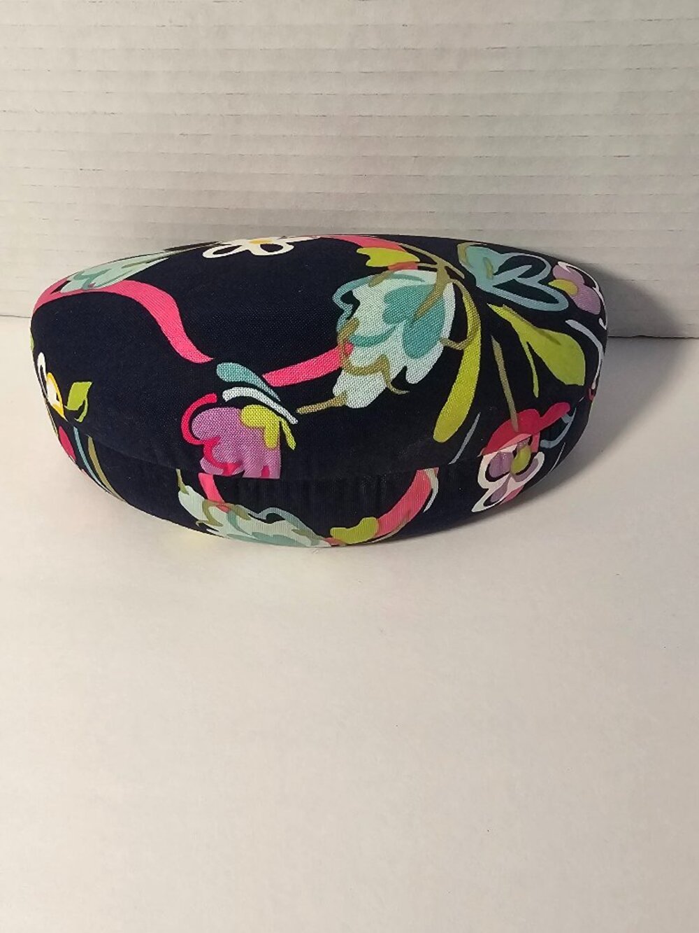 NWOT Vera Bradley Hard Clamshell Case Original Ribbons Sunglass Eyeglass Large
